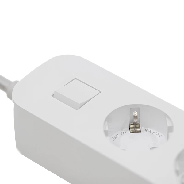 چهار راهی برق هادرون دارای پورت USB دارای کابل  1/8 متر مدل P323