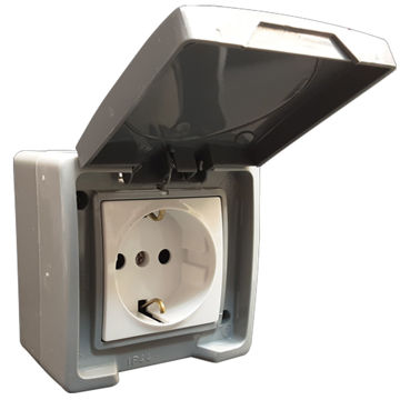 پریز برق ارت دار مغزی سرامیک مدل سیلور بارانی روکار دلند